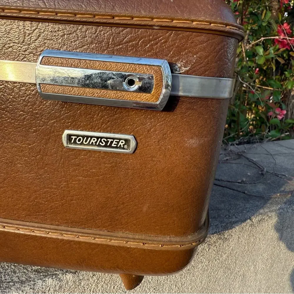 American Tourister Traveler Brown Train Case Makeup Case With Tray